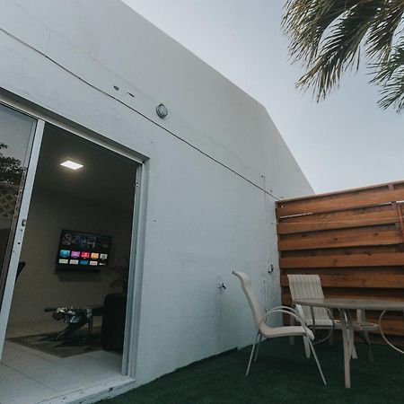 Buddha Studios Aruba Palm Beach Eksteriør bilde