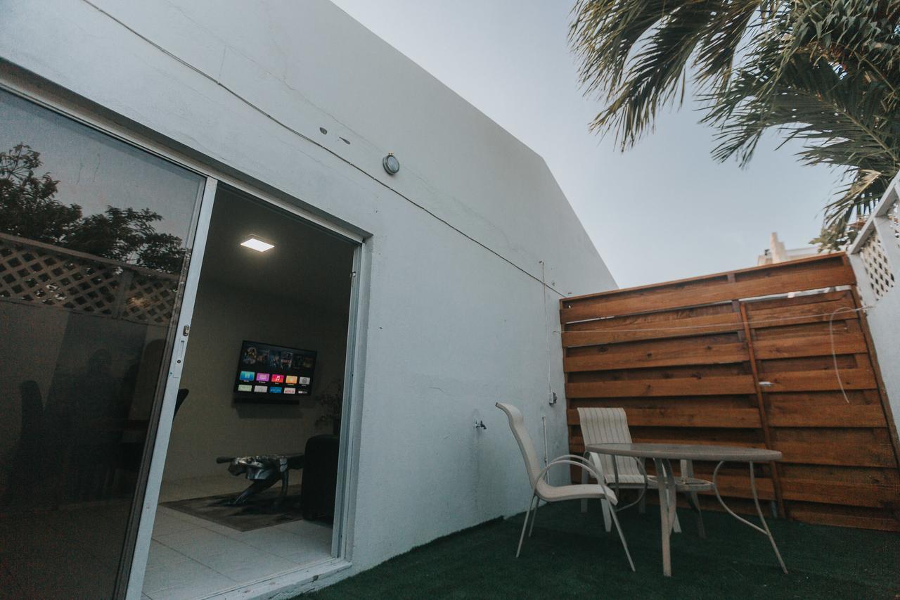 Buddha Studios Aruba Palm Beach Eksteriør bilde